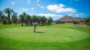 Disfruta de golf ilimitado en Lanzarote